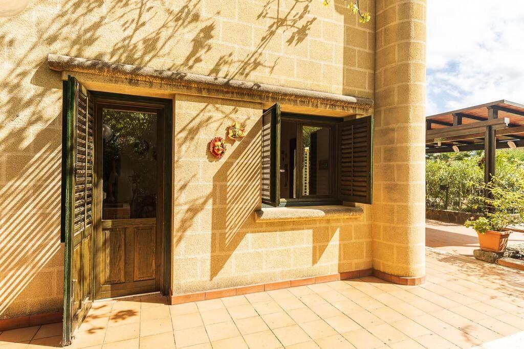 Вилла Casa Al Mare Dei 7 Emiri Чефалу Экстерьер фото