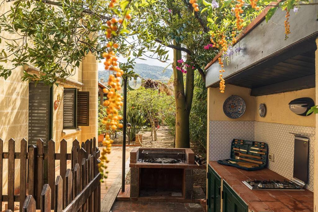 Вилла Casa Al Mare Dei 7 Emiri Чефалу Экстерьер фото